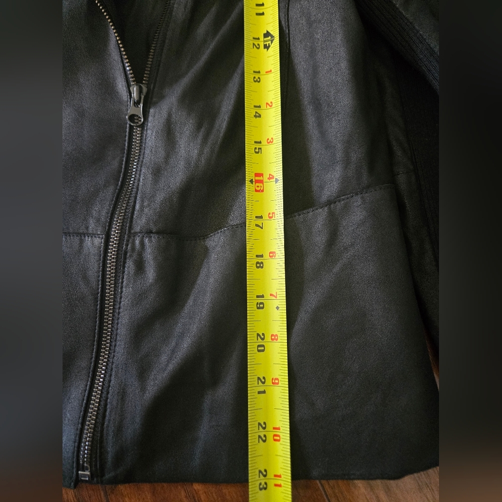 Vince. Black Leather Medium Asymmetrical Light Jacket - Picture 6 of 8